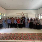 Penyuluh Agama Islam Kemenag Kabupaten Melawi bersama siswa dan guru SMAN 1 Pinoh Utara usai kegiatan penguatan moderasi beragama yang berlangsung interaktif dan penuh antusiasme.